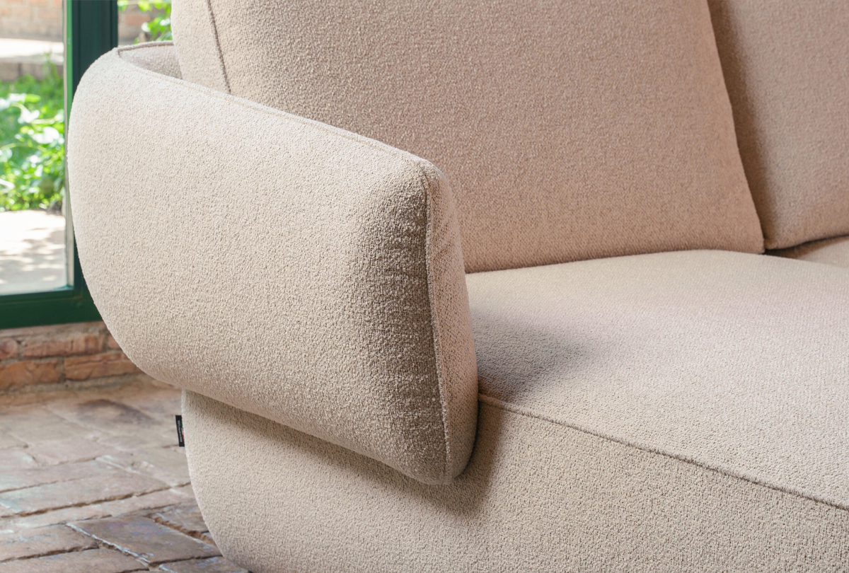 Moon-sectional by simplysofas.in