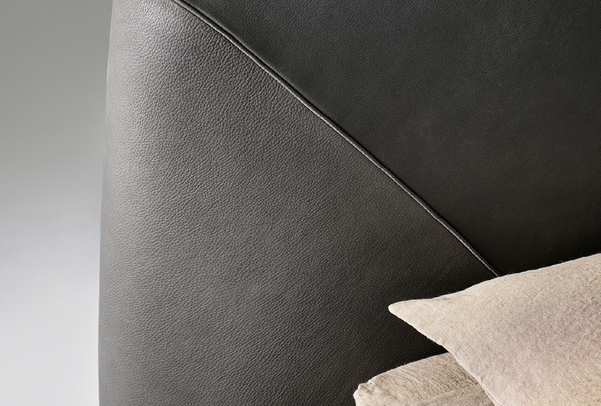 Holden by simplysofas.in